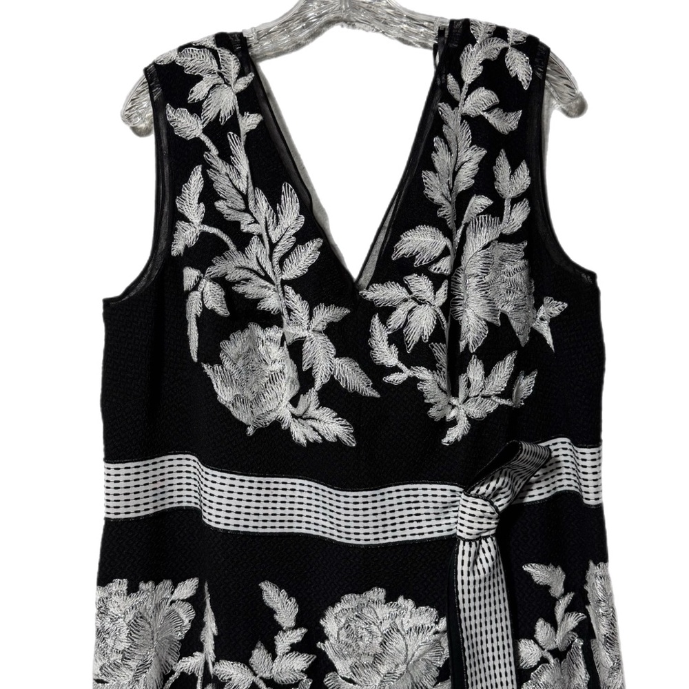 Tadashi Shoji Sentei Gown Ivory Black Embroidered Floral Formal Dress 20Q READ - Picture 4 of 16